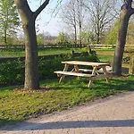 Bed & Breakfast De Nieuwenhof 'de Voorkamer' 3*