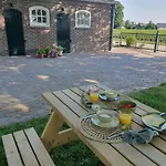 De Nieuwenhof 'de Voorkamer' Couette-café