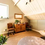 De Nieuwenhof 'de Voorkamer' 3*