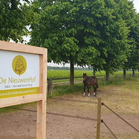 De Nieuwenhof 'de Voorkamer' *