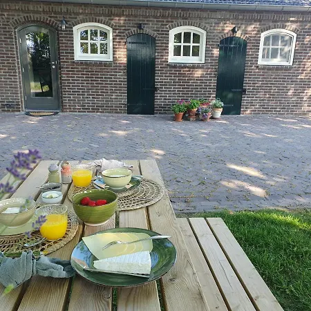 De Nieuwenhof 'de Voorkamer' *