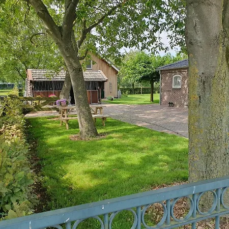 De Nieuwenhof 'de Voorkamer' *